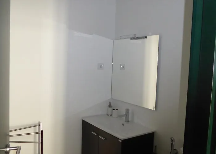 Dobairro At Bairro Alto * Lisboa